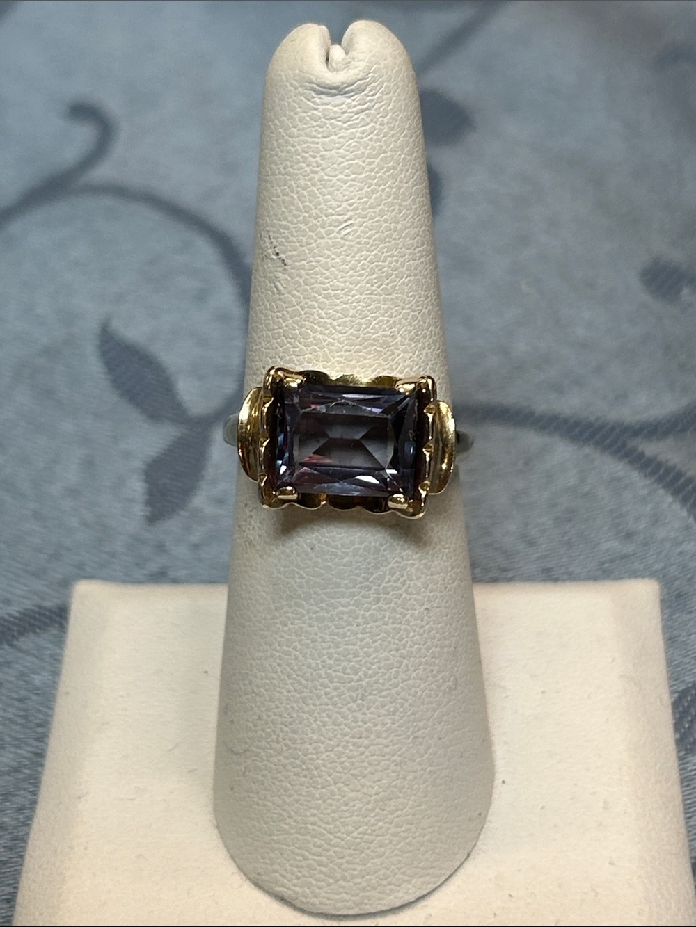 498861 10k yg Alexandrite ring